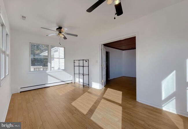 Building Photo - 37117 Moore Rd