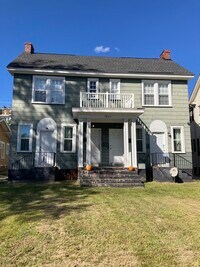 Building Photo - 1823 Devine St