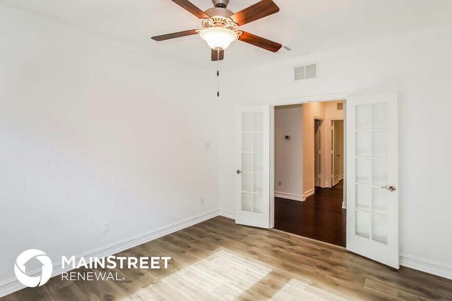 Building Photo - 6709 Roaring Creek
