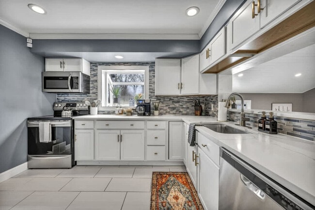 Building Photo - 1036 Union Ave