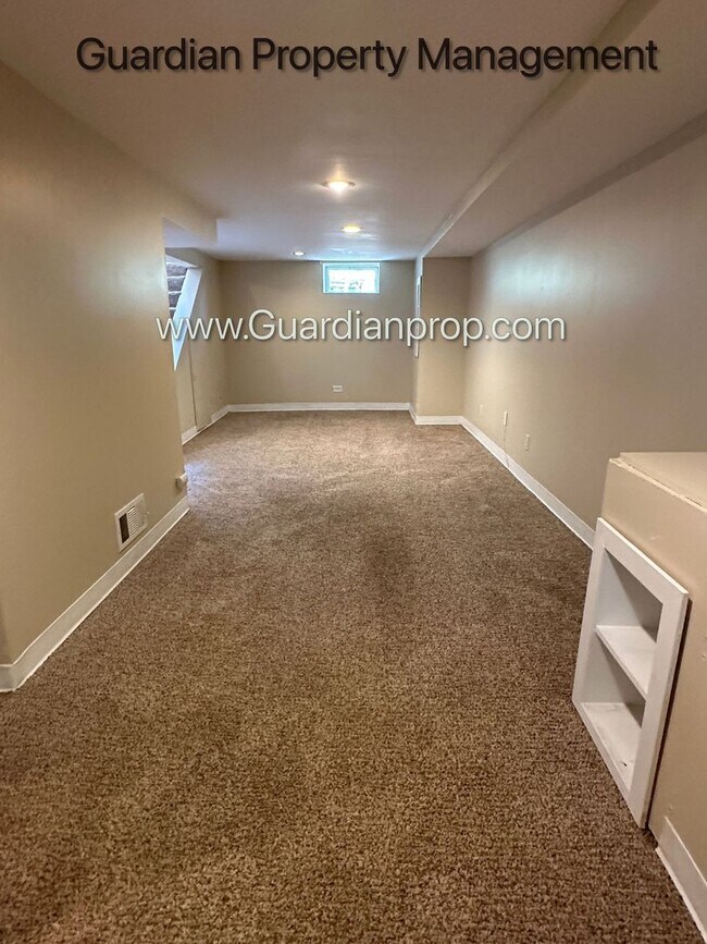 Building Photo - South Minneapolis Single Family Home, Gara...