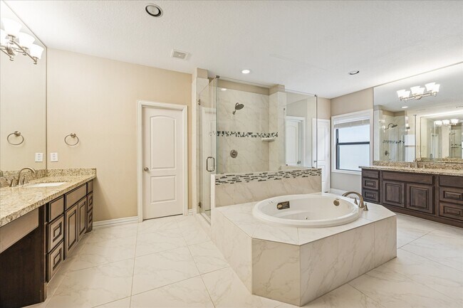 Building Photo - 7231 Laguna Villas