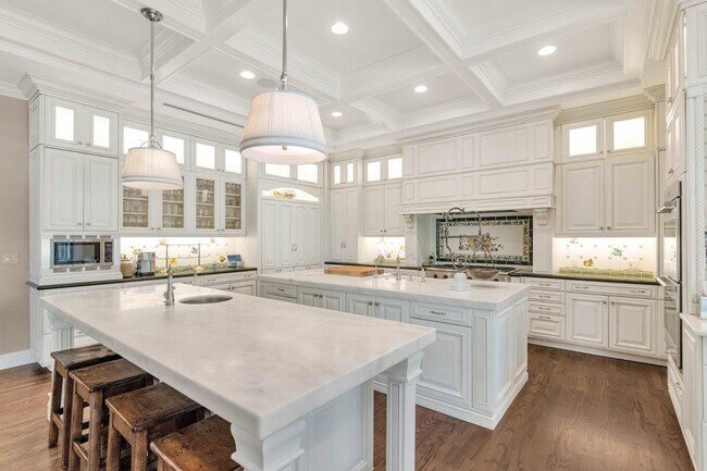 Building Photo - 6248 E Montecito Ave