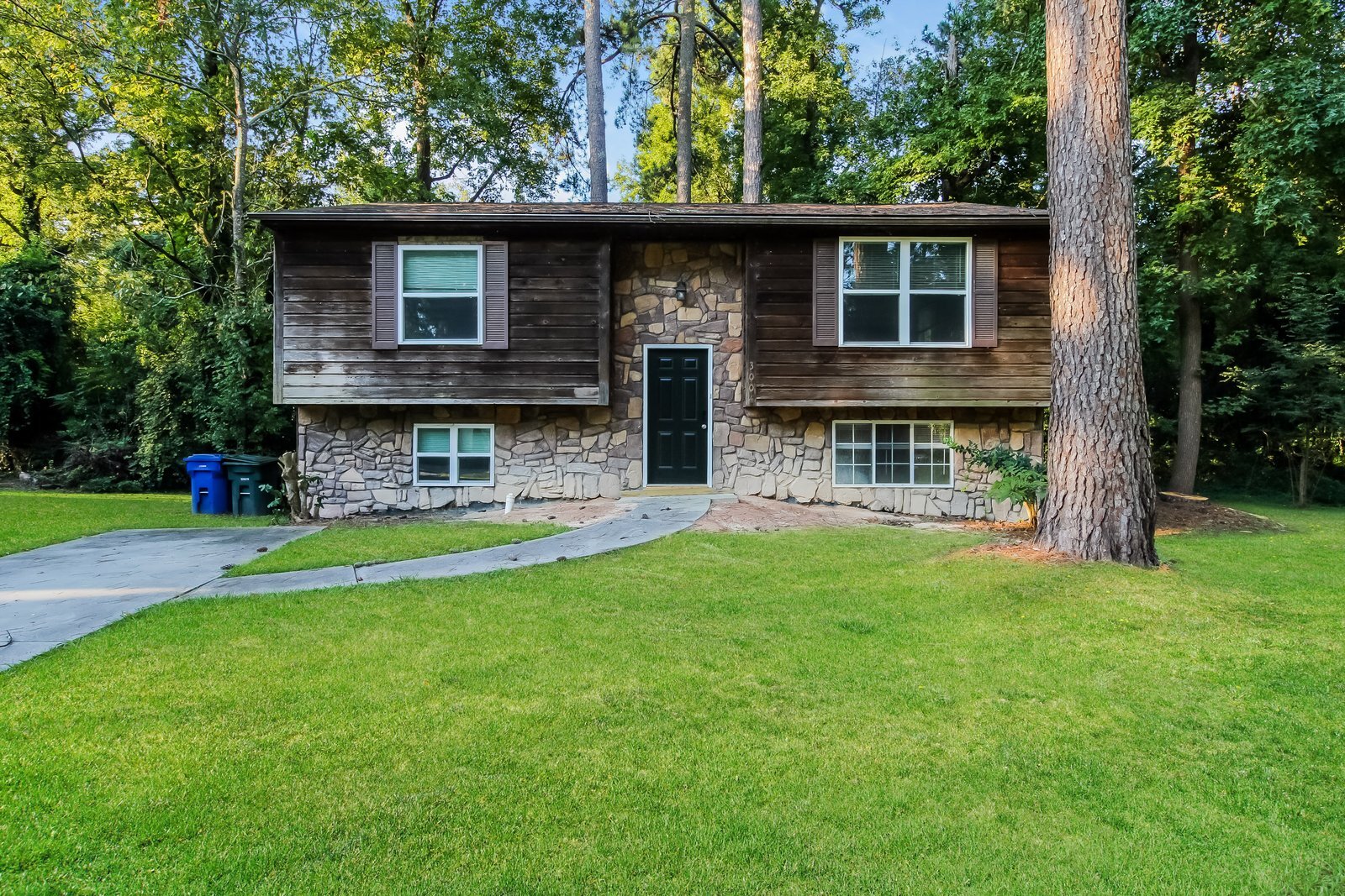 Building Photo - 3004 Windwood Pl