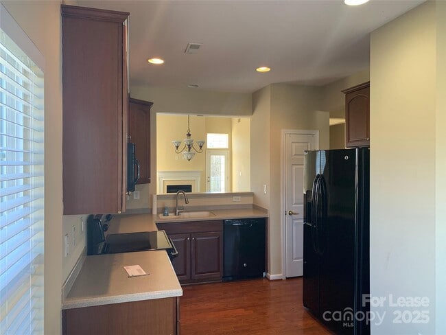 Building Photo - 4098 Holly Villa Cir