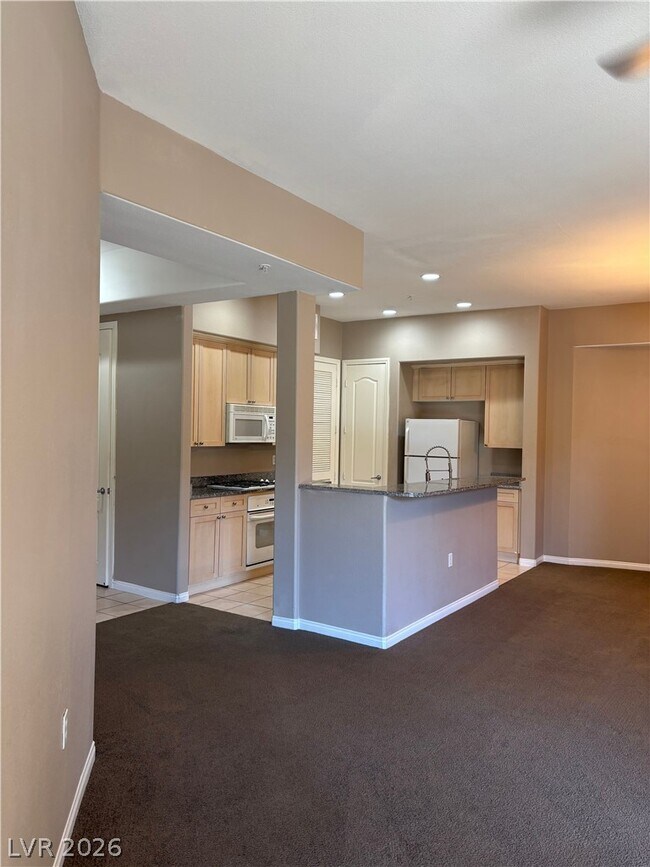 Building Photo - 38 E Serene Ave