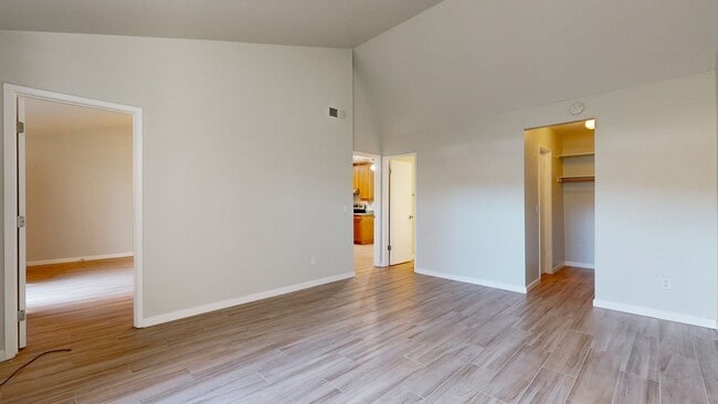 Building Photo - Spacious and Bright 1 Bedroom 1 Bath end unit at Redwood Village!