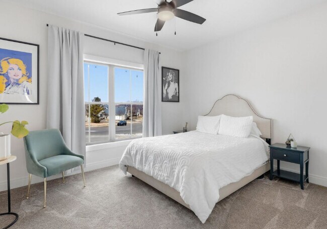 Building Photo - 1 Country Club Ct