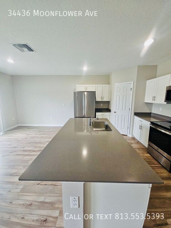 Building Photo - 34436 Moonflower Ave