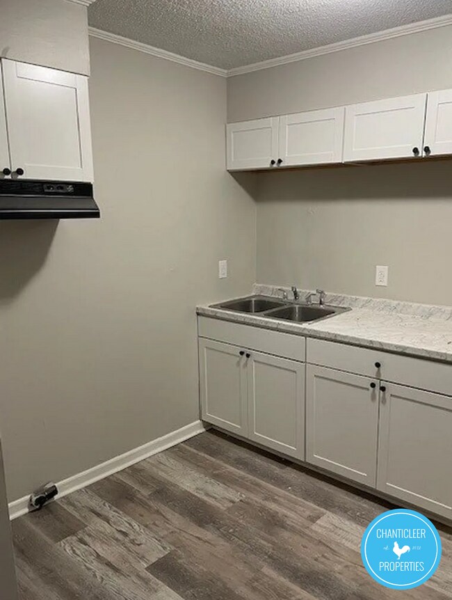 Building Photo - 1109 W Academy St