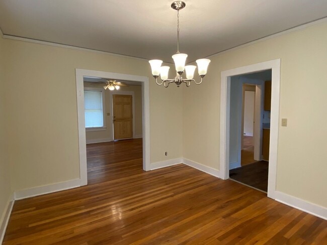 Building Photo - 2 Bedroom 1 Bath Home In Greenville !Home ...
