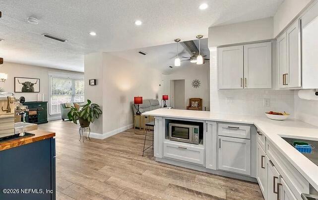 Building Photo - 1819 W 12 Oaks Ln