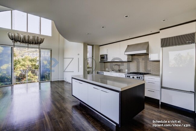 Building Photo - 921 Elizabeth St