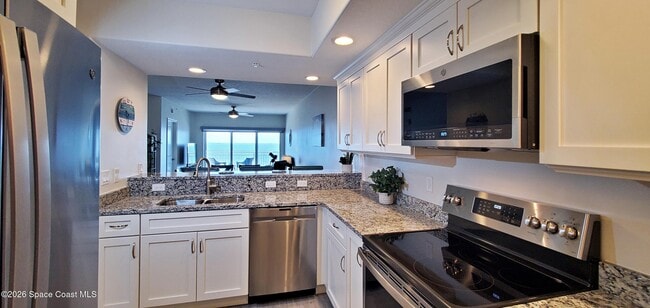Building Photo - 1805 Riverside Dr