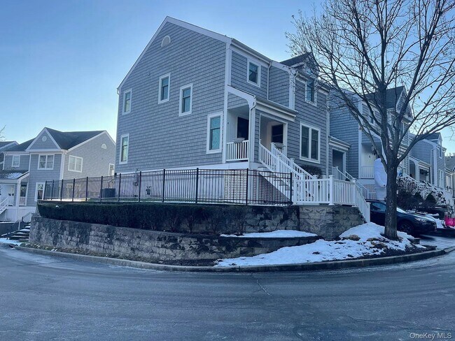 Building Photo - 1 Sea Ct Ln