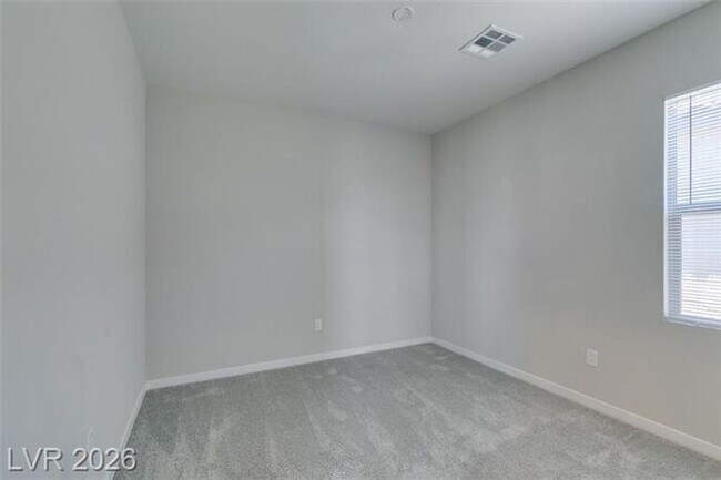 Building Photo - BEAUTIFUL 4 BEDROOM PROPERTY IN GATED COMMUNITY!