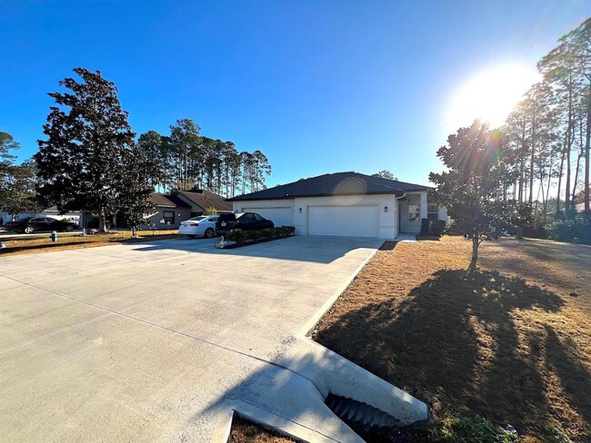 Building Photo - 10 Emmons Ln