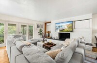 Building Photo - 4989 Randlett Dr