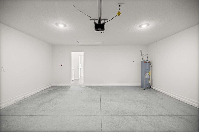Building Photo - 3 Bedroom Home in NE Ocala – Available Early September!