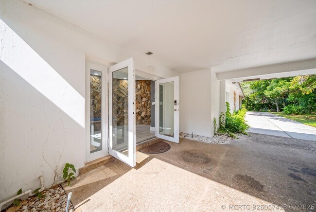 Building Photo - 4020 NW 101st Dr