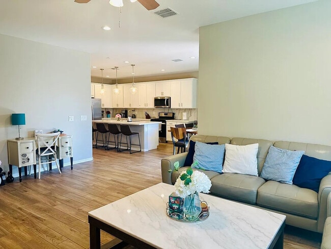 Building Photo - 10965 W Baden St