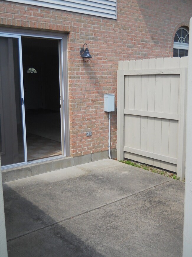 Building Photo - 931 Jasmine Dr