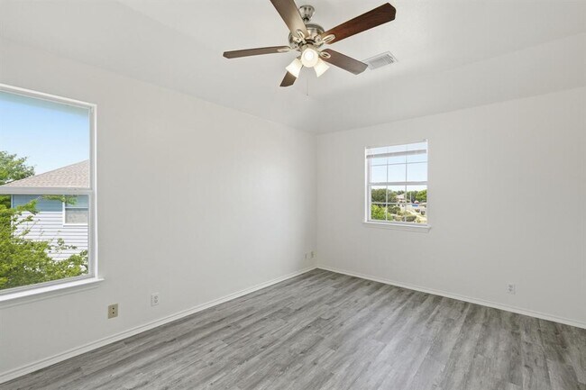 Building Photo - 2849 Southampton Way