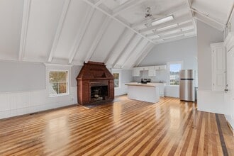 Building Photo - 109 Pleasant St