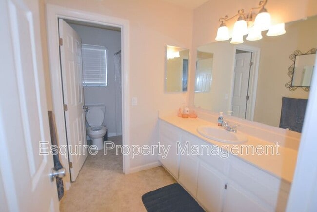 Building Photo - 1170 Novato Dr