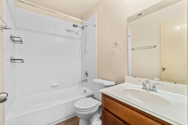 Building Photo - 21522 Daylily Hills Dr