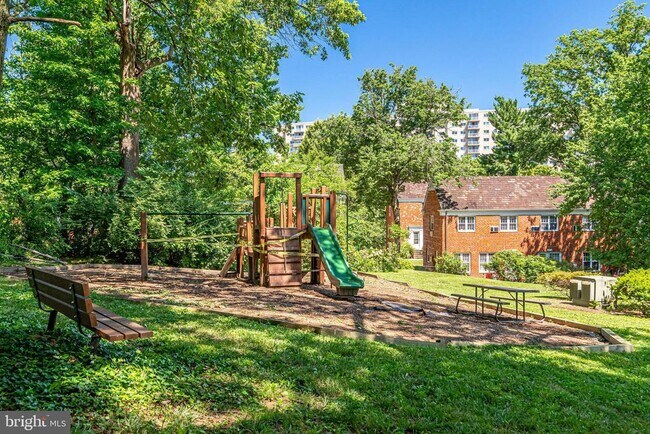 Building Photo - 3239 Gunston Rd