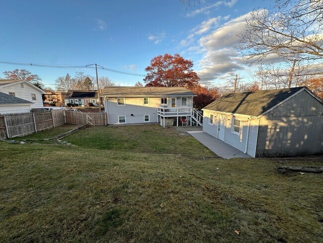 Building Photo - 11 Sutcliff Ave