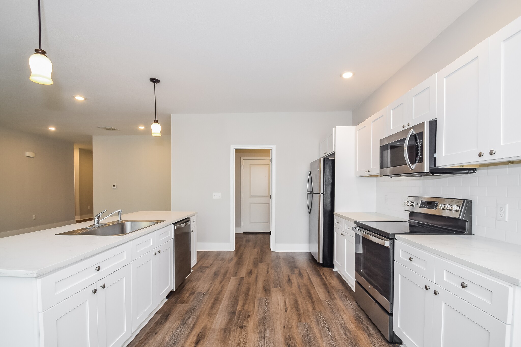 Building Photo - 1047 Autumns Wood Cir E