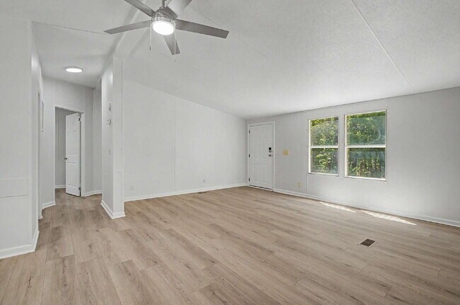 Building Photo - Updated 3-Bedroom Home on 10 acres in Chapel Hill