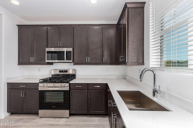 Building Photo - 3351 S Lily