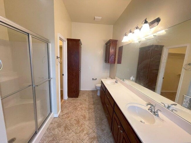 Building Photo - 3 bed plus office with storm shelter in Moore Schools!