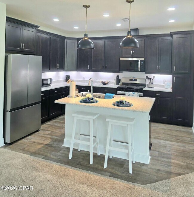 Building Photo - 9348 Daydream Dr