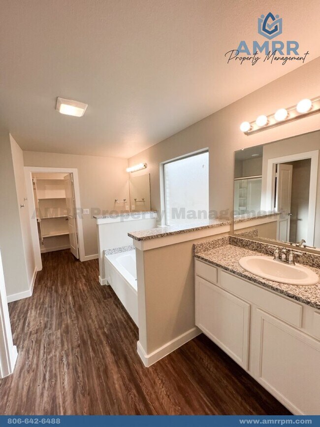 Building Photo - Beautiful 4 Bedroom Home