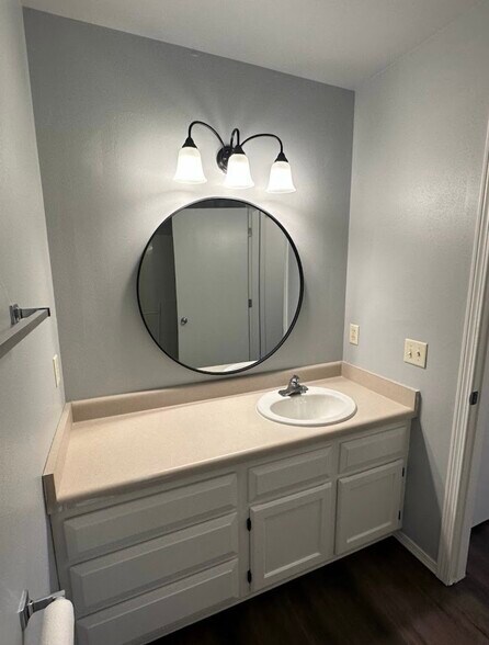Master bathroom - 1507 Glacier Hill Dr