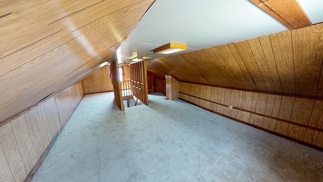 Building Photo - 4 Bedroom / 1 Bath Home For Rent!