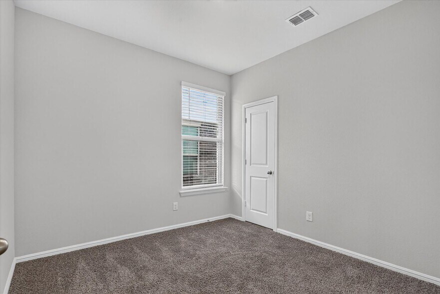 Building Photo - 8613 Wildwest Dr