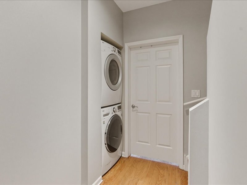 In unit laundry - 842 W 15th Pl