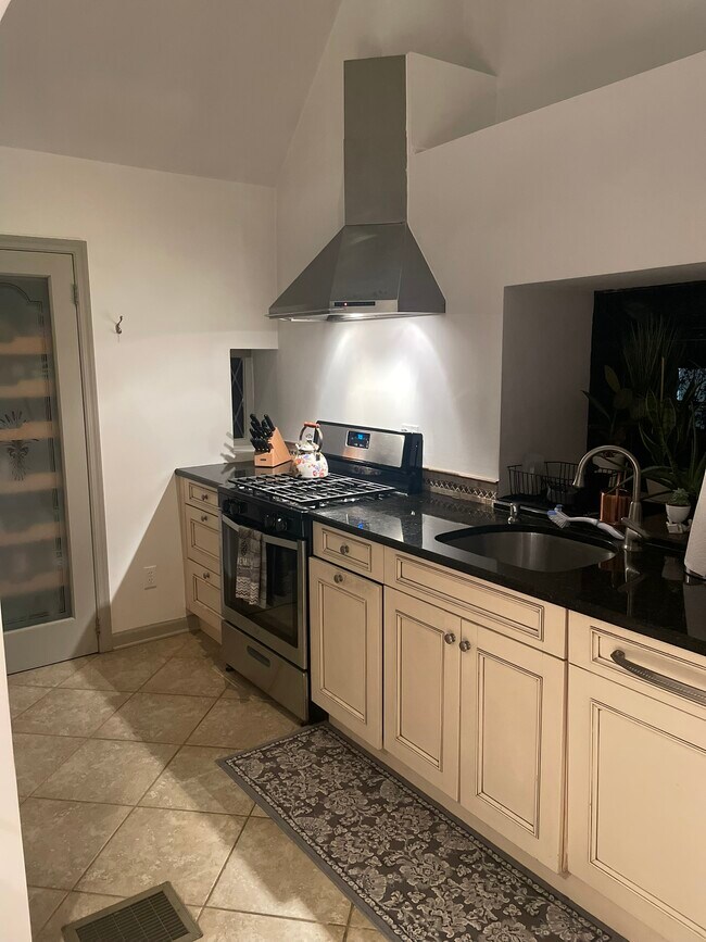 Kitchen - 2195 Long Ridge Rd