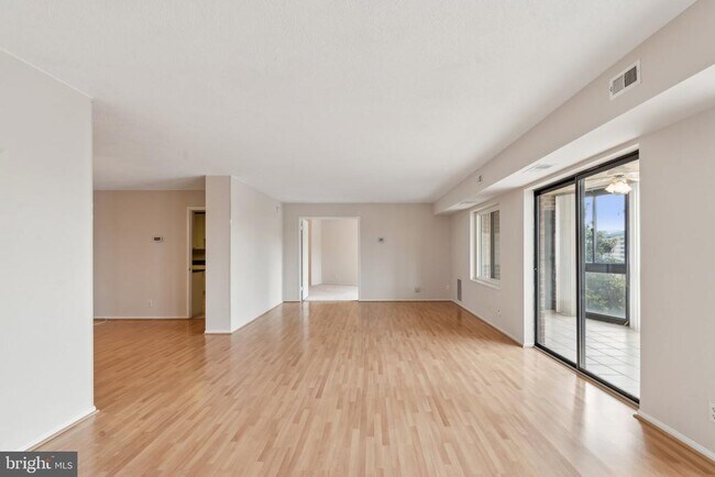 Building Photo - 8340 Greensboro Dr