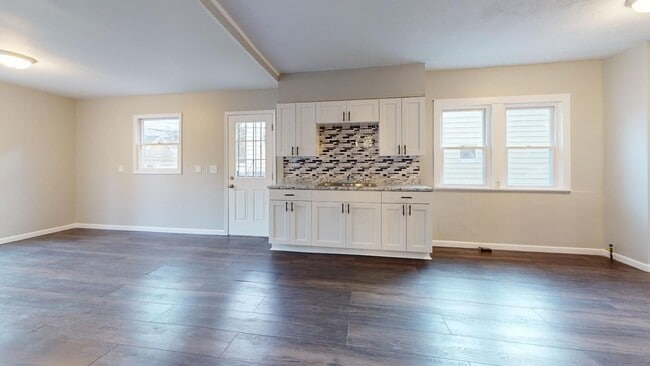 Building Photo - Jefferson Area - 3 Bedroom Single Family Home (between Lorain and Triskett)