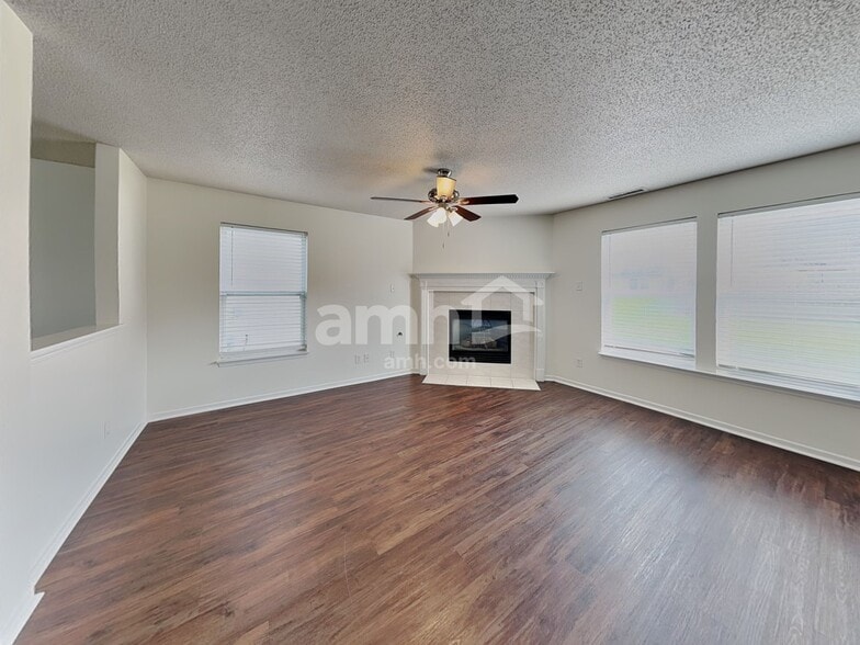 Building Photo - 6887 Merritt Ridge Way