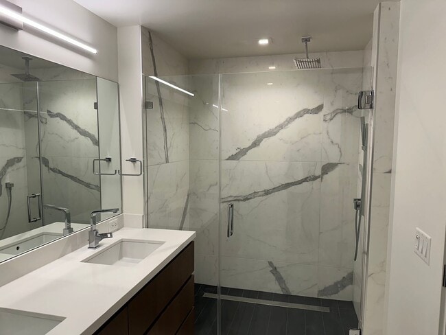 Building Photo - Savina By Bosa, 9th Floor Unit Available March 7th!