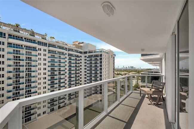 Building Photo - 2401 Collins Ave