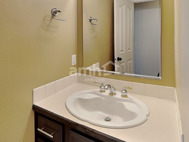 Building Photo - 2360 N Grey Hawk Ave