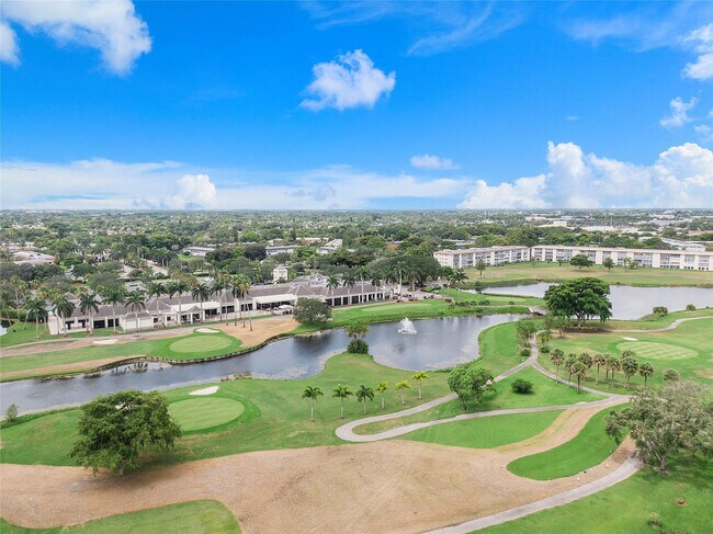 Building Photo - 1901 Bermuda Cir